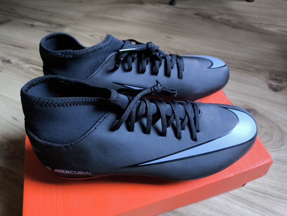 Футболни обувки Nike Mercurial Zoom Superfly 10 Club FG/MG