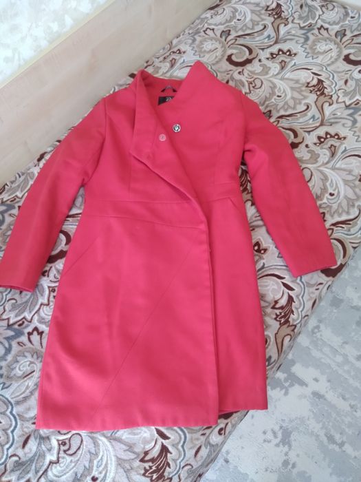 Красное пальто торг есть