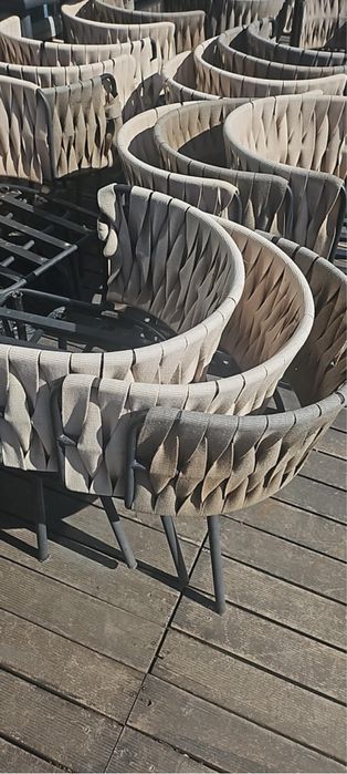 Стол градински нормални следи от употреба