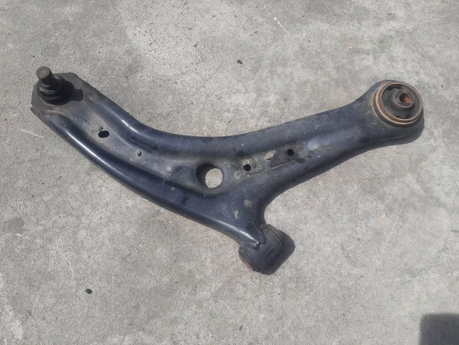 brat bascula dreapta fata  mazda 2 de 1.3b