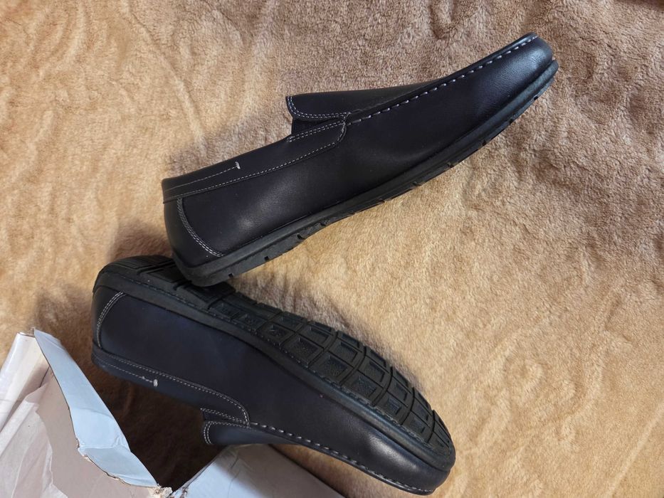 Pantofi bartbatesti piele .