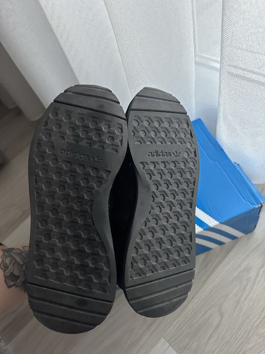 Adidas маратонки 38 номер -23,5 см.