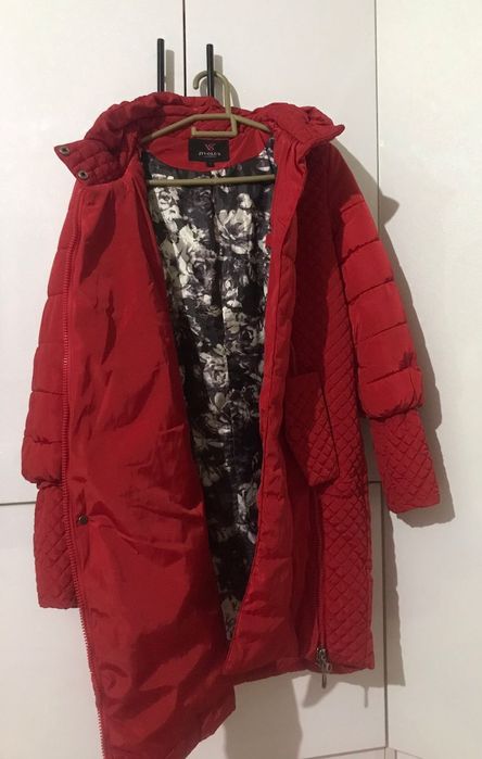 Жылы сырт киим сатылады