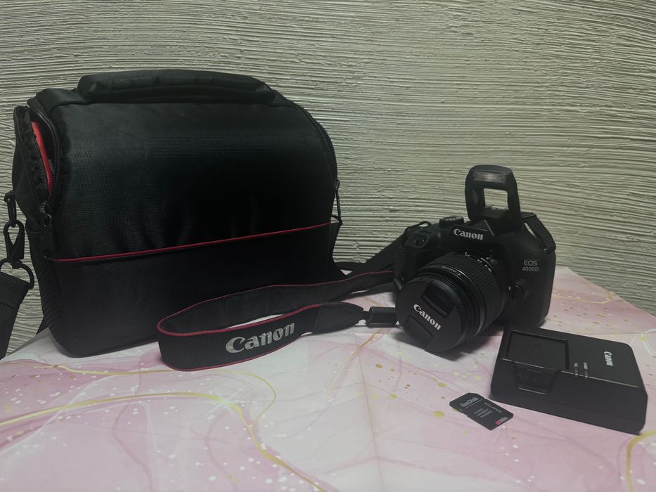 Камера Canon EOS 4000D + чанта