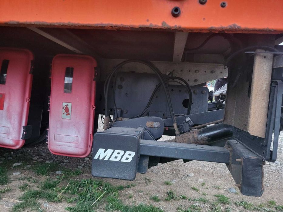 Vând lift hidraulic pentru csmion 7,5t și caroserie cu relată.