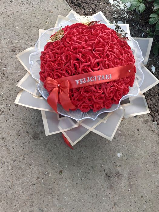 Buchet 101 trandafiri