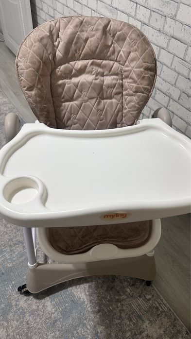 Детский стульчик для кормления