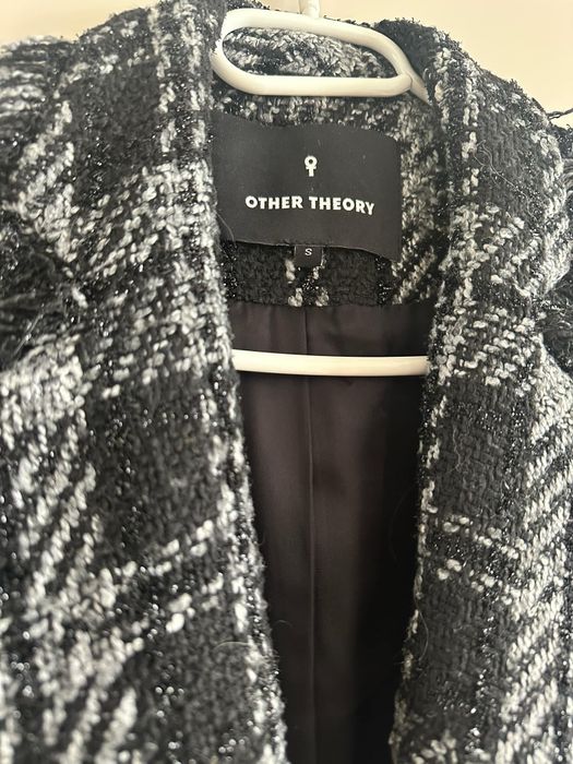 Сако от букле с черна лъскава нишка на българския бранд Other Theory.