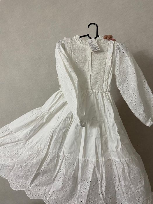 Платье белый для девучка.