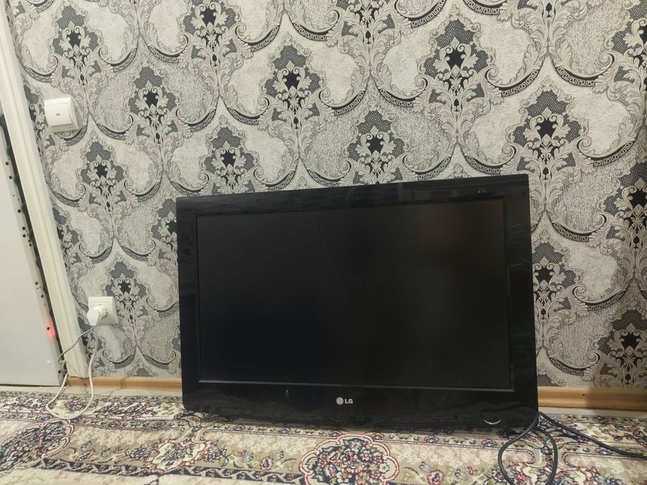 LG televizor sotiladi.