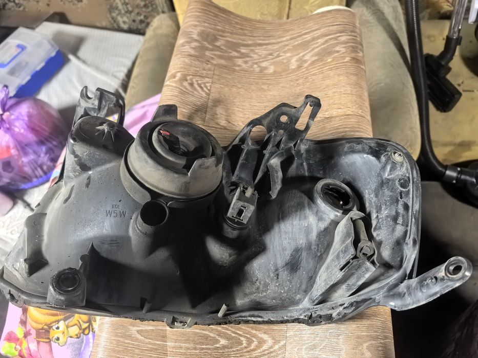 Фары Mazda tribute