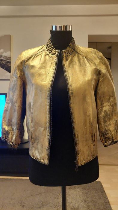 Geaca  din piele aurie pictata manual