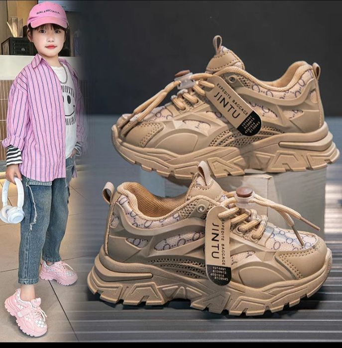 Новые кроссовки на девочку