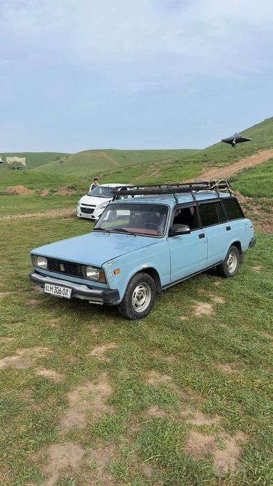 Vaz 2104 sotiladi