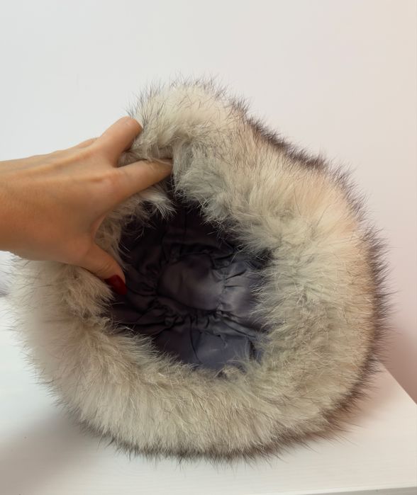 Caciula blana naturala + guler cadou