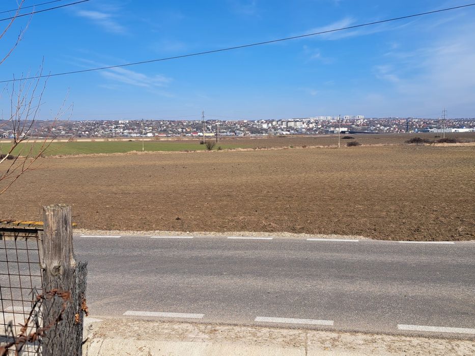 Vând Teren 2100 mp Miroslava Uricani extravilan, persoana fizica