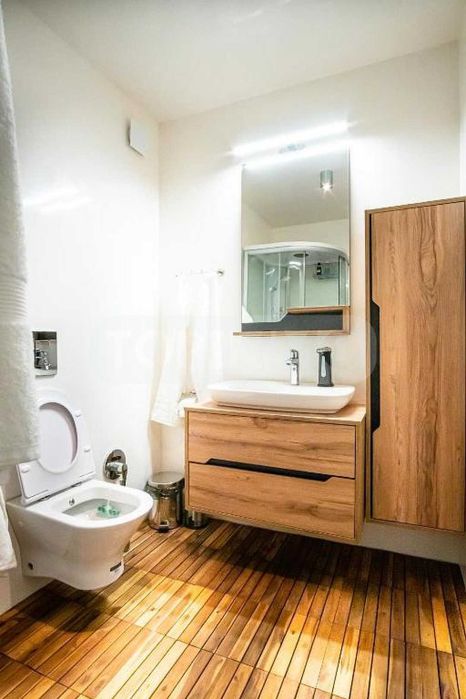 Дава се под наем Тристаен апартамент в Варна, Гръцка махала - 108 кв.м за 2000 € - Снимка #10