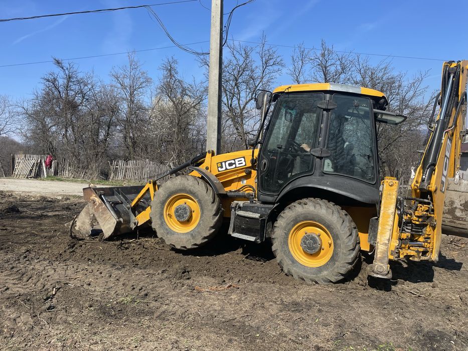 Inchiriez buldoexcavator