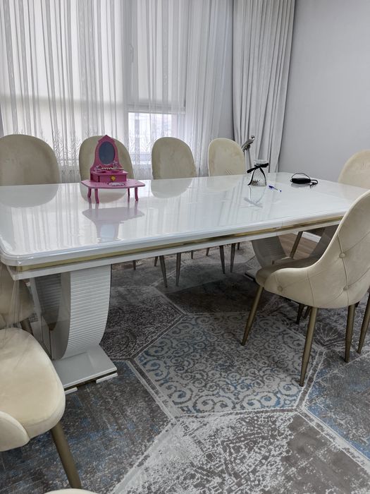 Продам стол со стульями в комплекте