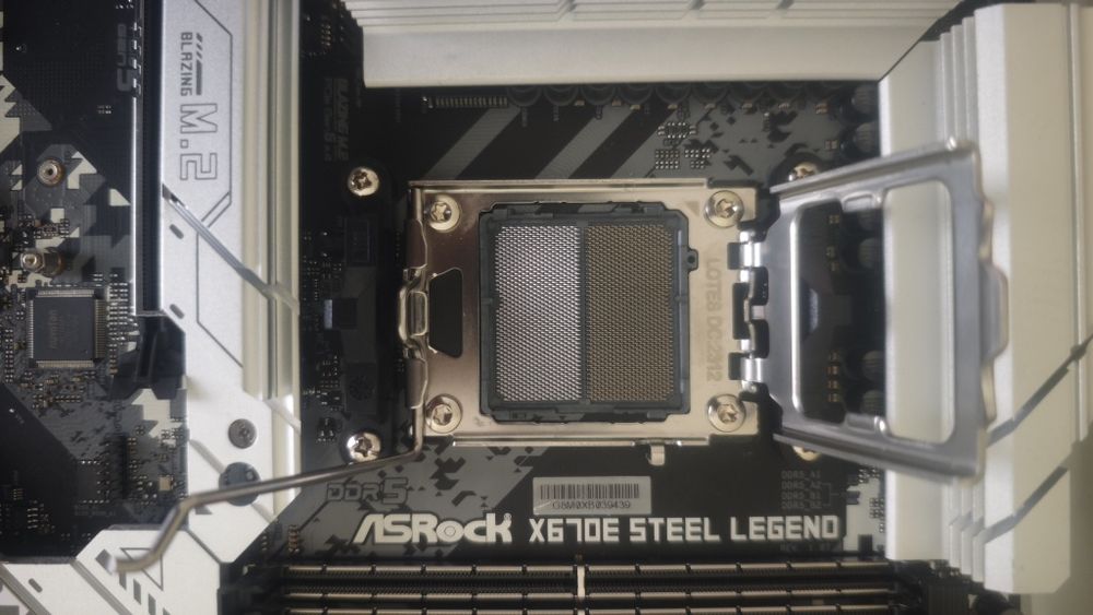 Продаётся ASRock X670Е Steel Legend