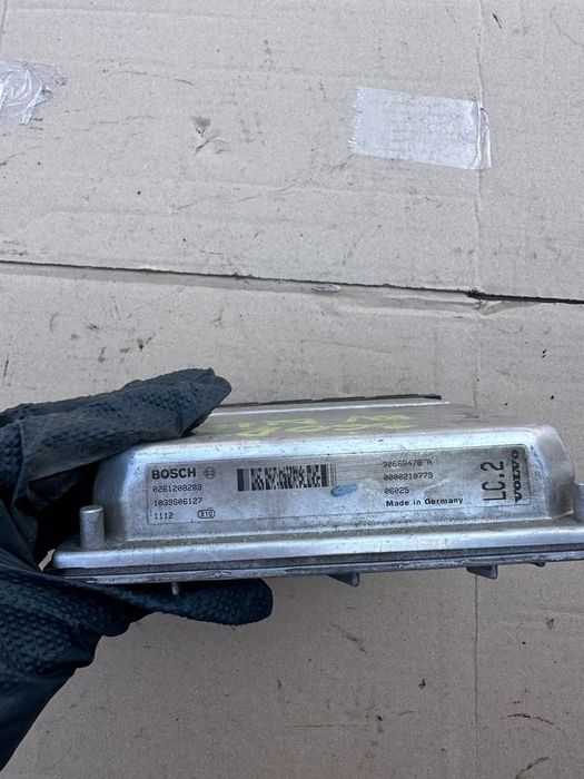 Calculator motor ECU Volvo S60R V70R 8602253, 30668478