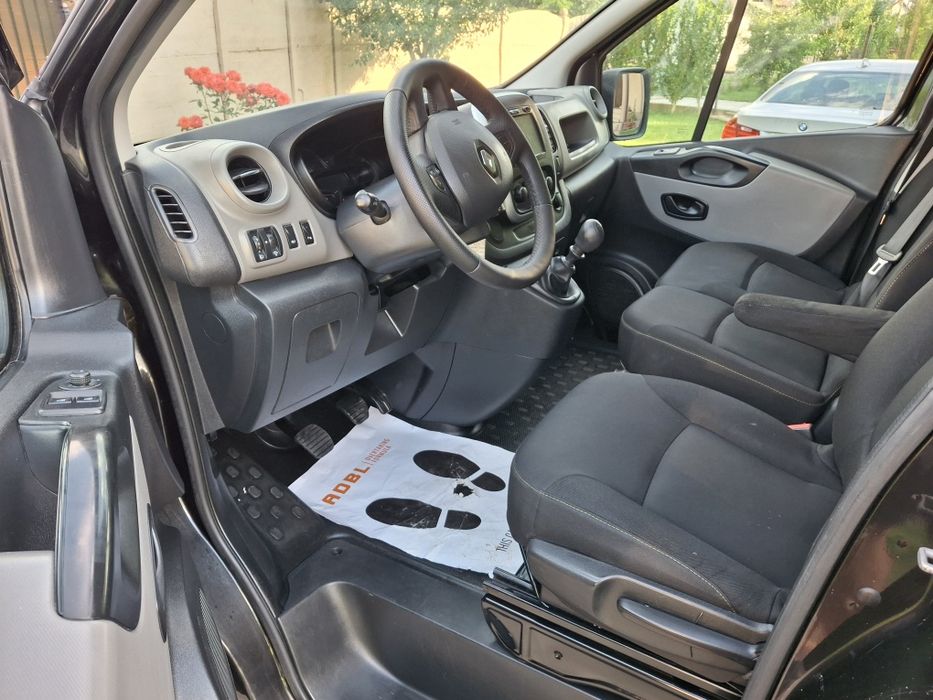 Renault trafic/ Opel vivaro dublu cabine 6 locuri  model lung XXL