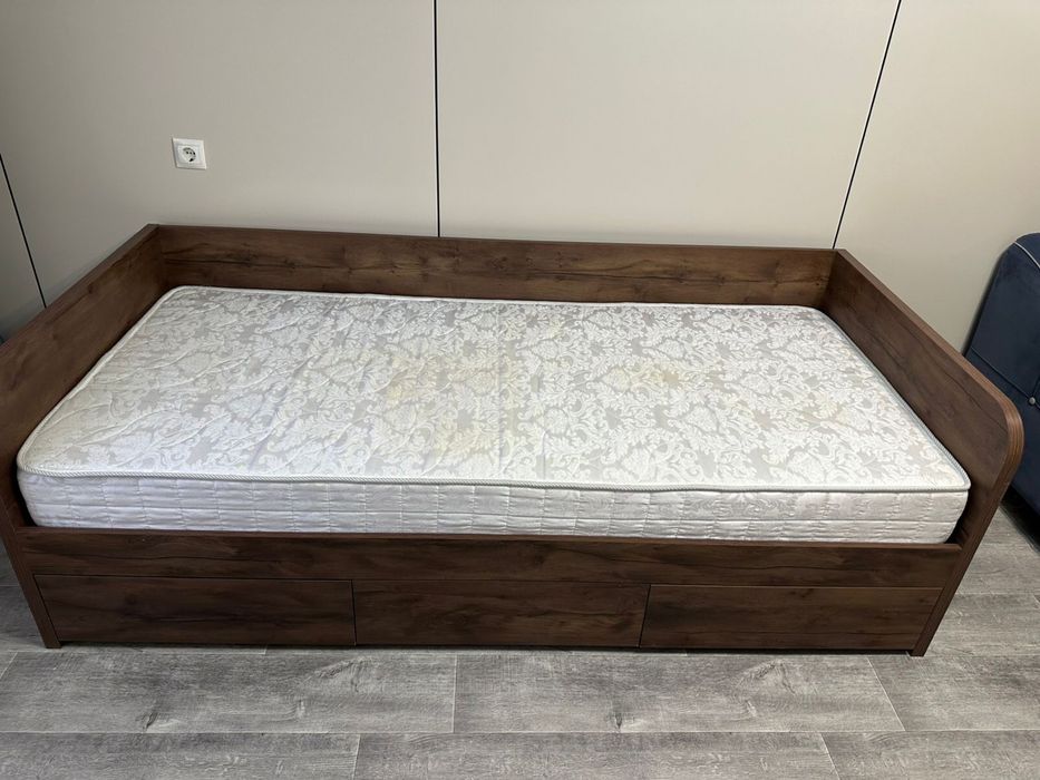 Кровать  полуторка