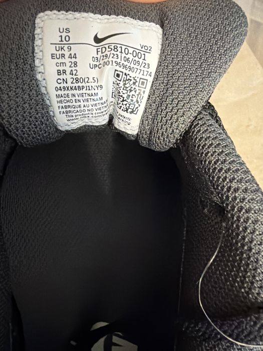 Продам NIKE кросовки