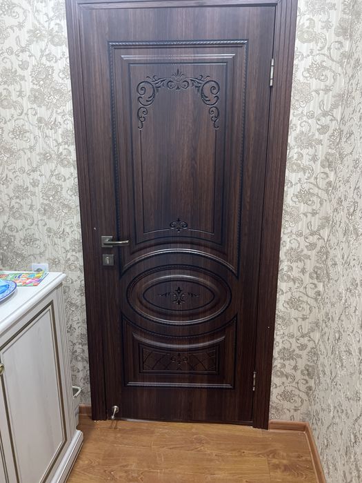 Дверь бу. В количесве один штук. В сборе