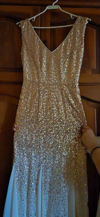 Rochie aurie cu paiete