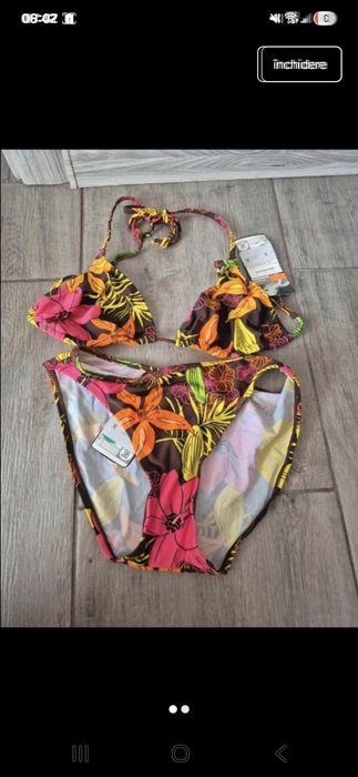 Costum  nou de baie