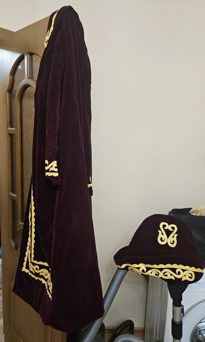 Продам шапаны мужские (4 штуки)