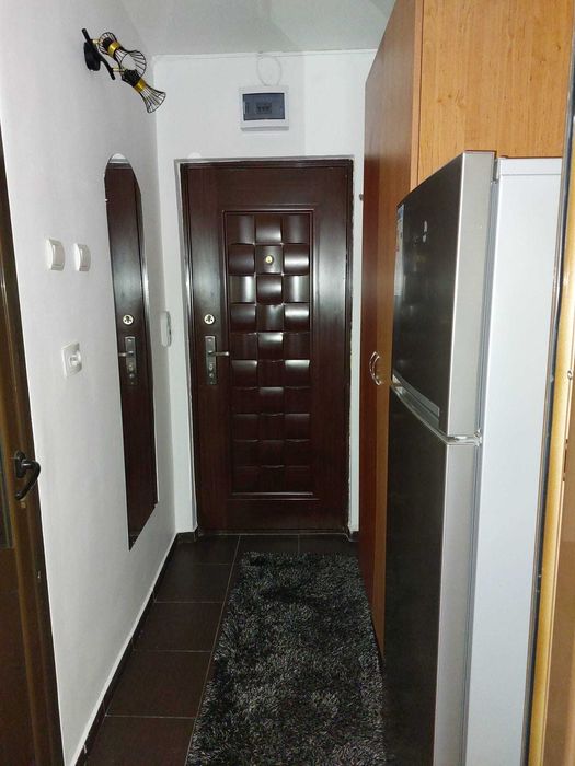 Inchiriez garsoniera