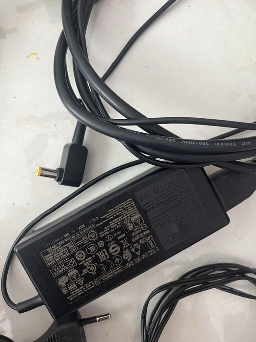 Блок питания для ноутбука