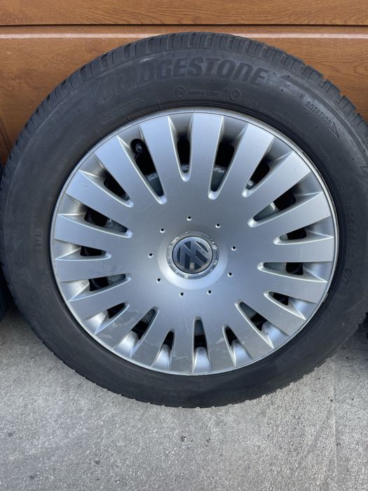 Зимни гуми с оригинални джанти и тасове за Фолксваген пасат