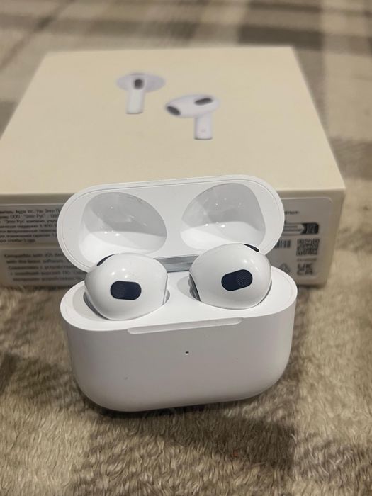 Продам AirPods 3