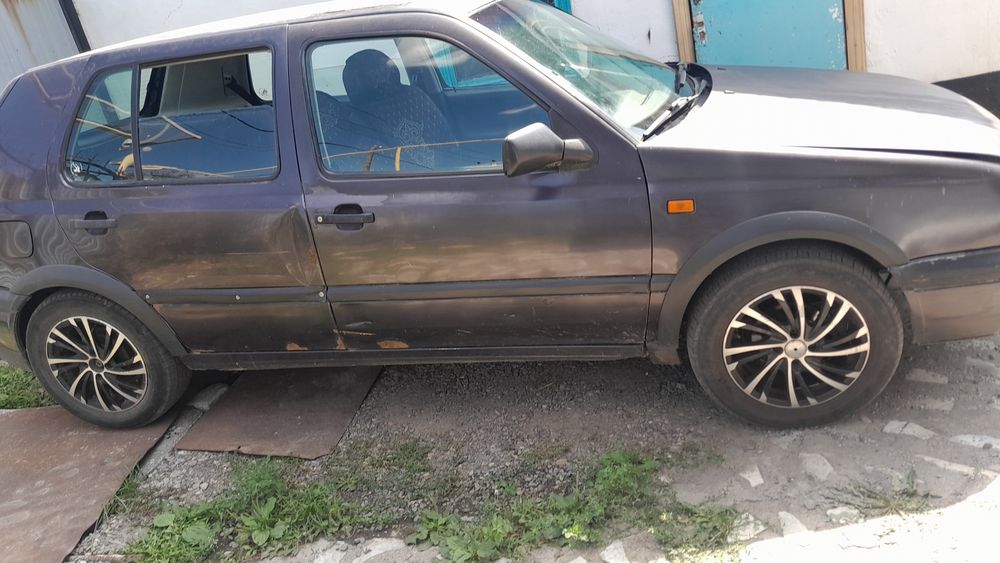 Продаеться автомобиль фольсваген