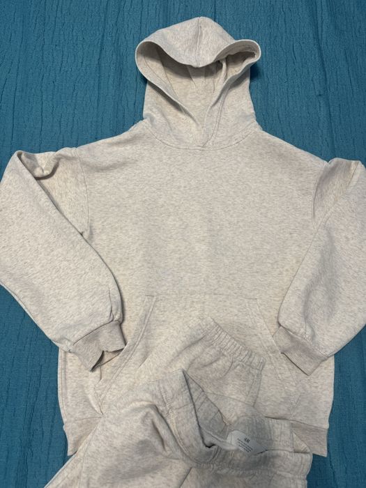 Спортен есип на H&M, подходящ за момиче на възраст 10-11г, 146