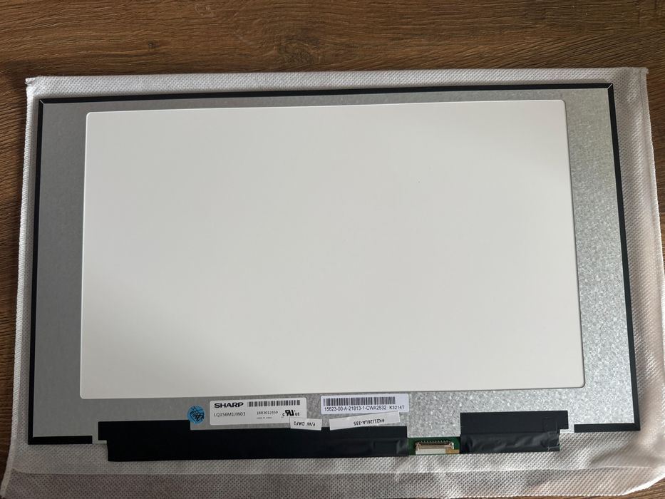 Display 15,6" SHARP LQ156M1JW03