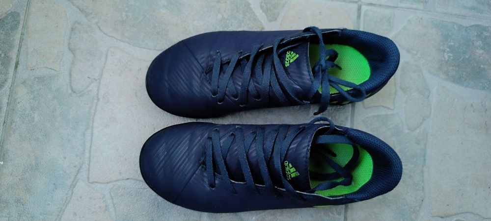 Детски футболни обувки Adidas 32 и 33 номер