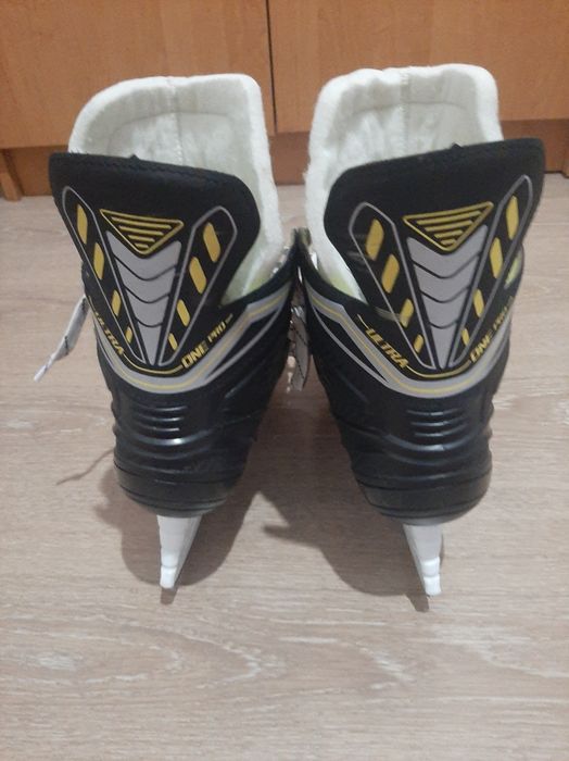 Коньки 42-43 размера