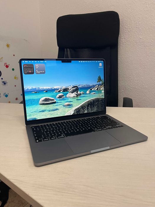 Macbook Air M2 8GB RAM 256GB