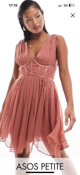 Нова Дамска Рокля Асос рр32