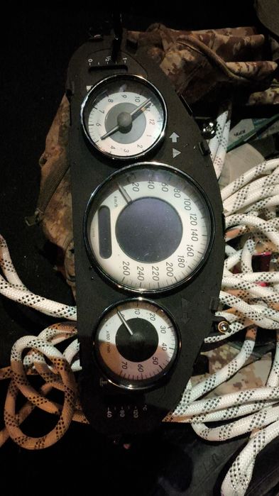 Продам щиток приборов Мерседес cls