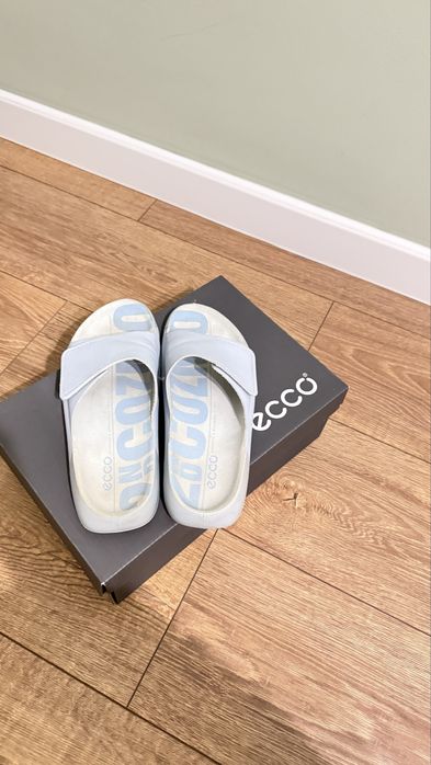 Шлепанцы. Летние фиоменные шлепанцы.