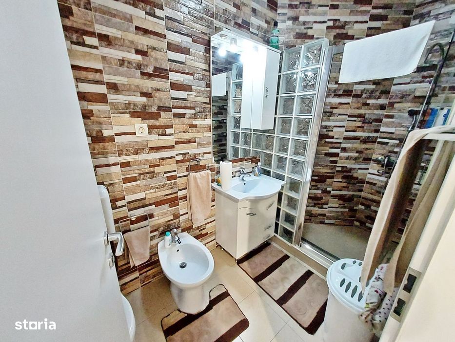 Apartament 3 camere, boxa, pod, parcare, Centru,  zona B-dul Eroilor