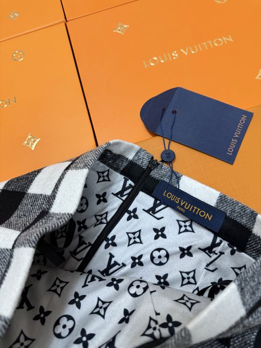 LVL дамска пола New Season