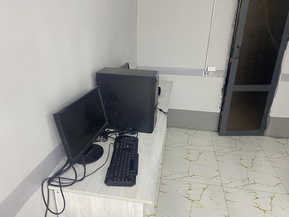 Stol uchun komputerlar.