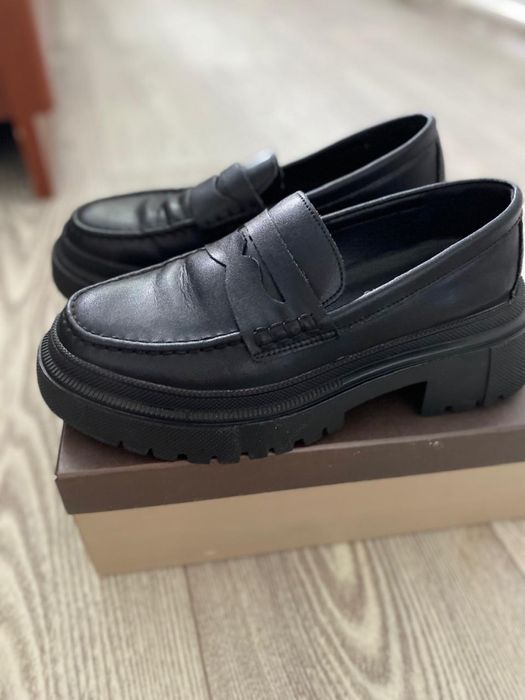 Продам женскую обувь