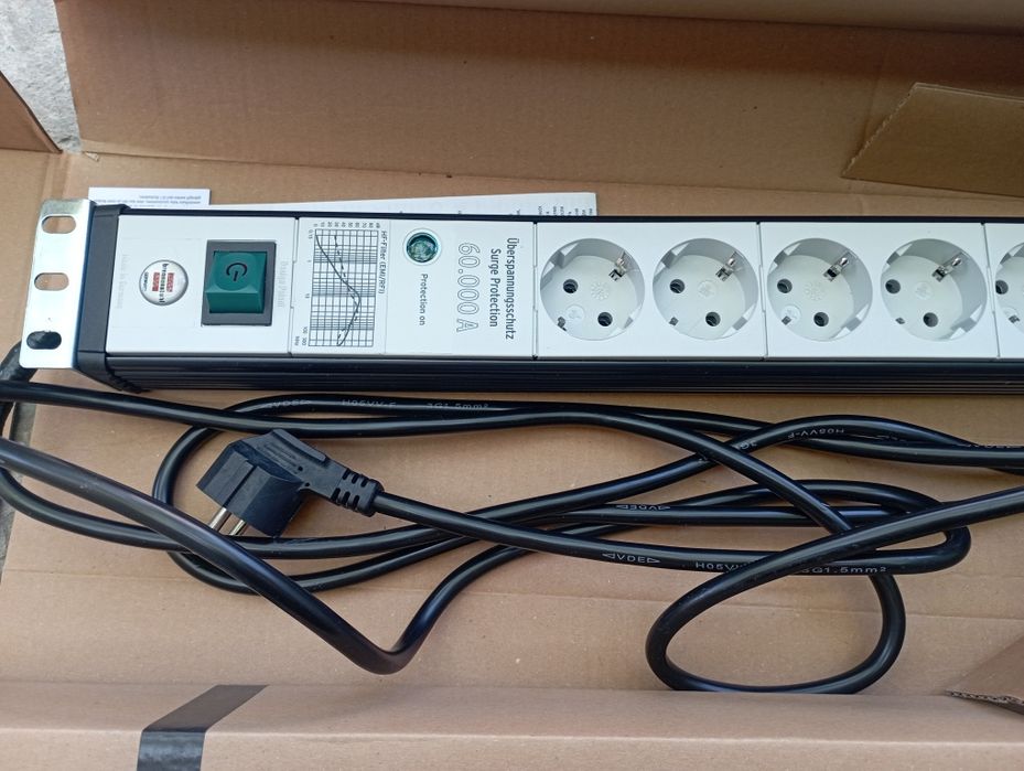 Оборудване за сървърен шкаф